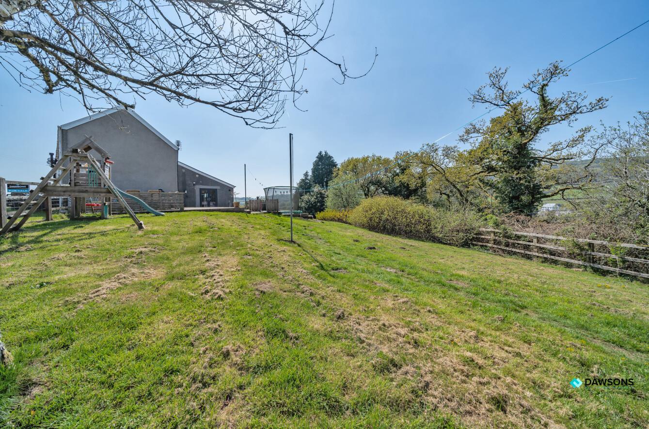 Carmarthen Road, Fforest, Pontarddulais, Swansea, SA4 0FT
